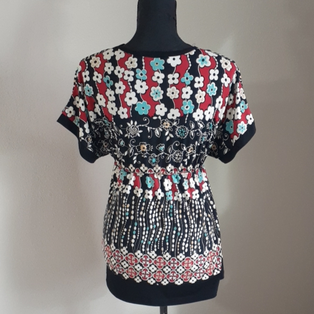 DAY TRIP V-Neck Gathered Ruched Tunic Top - Picture 3 of 7